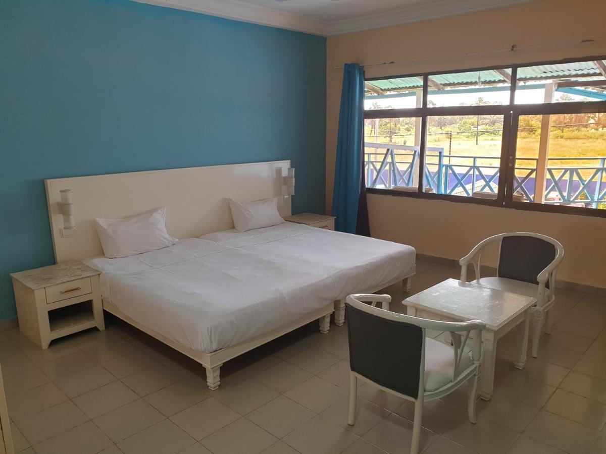 Djembe Beach Resort Kololi Kültér fotó